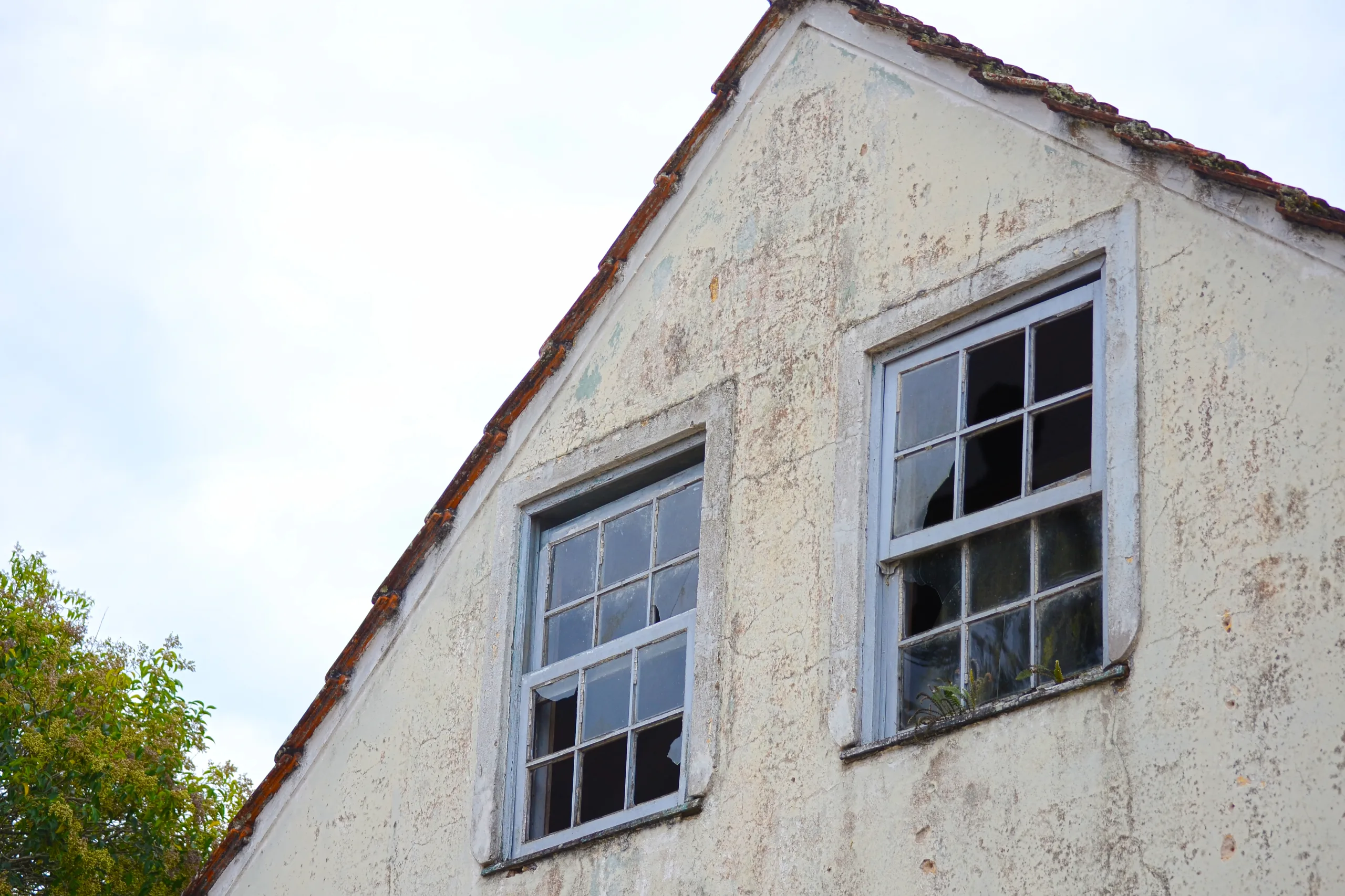 When to Repaint: Reading the Warning Signs in Your Strata Property